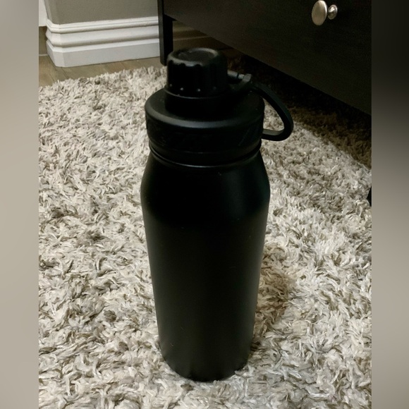 Adidas stainless steel - 1 L - like new!! - Picture 5 of 10